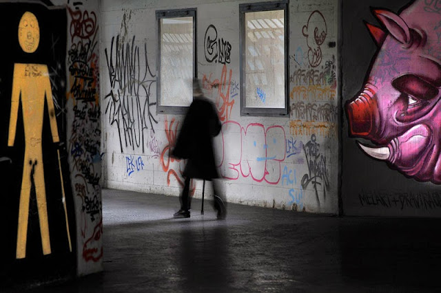 Tema Utrip mesta_3N_Jure Kustrin_Sprehod s palico.jpg