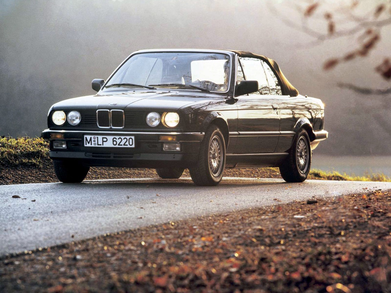 [BMW-E30-3-Series-Convertible-57.jpg]