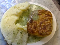 800px-Pie_mash_and_liquor_Manze_Bermondsey 800px-Pie_mash_and_liquor_Manze_Bermondsey