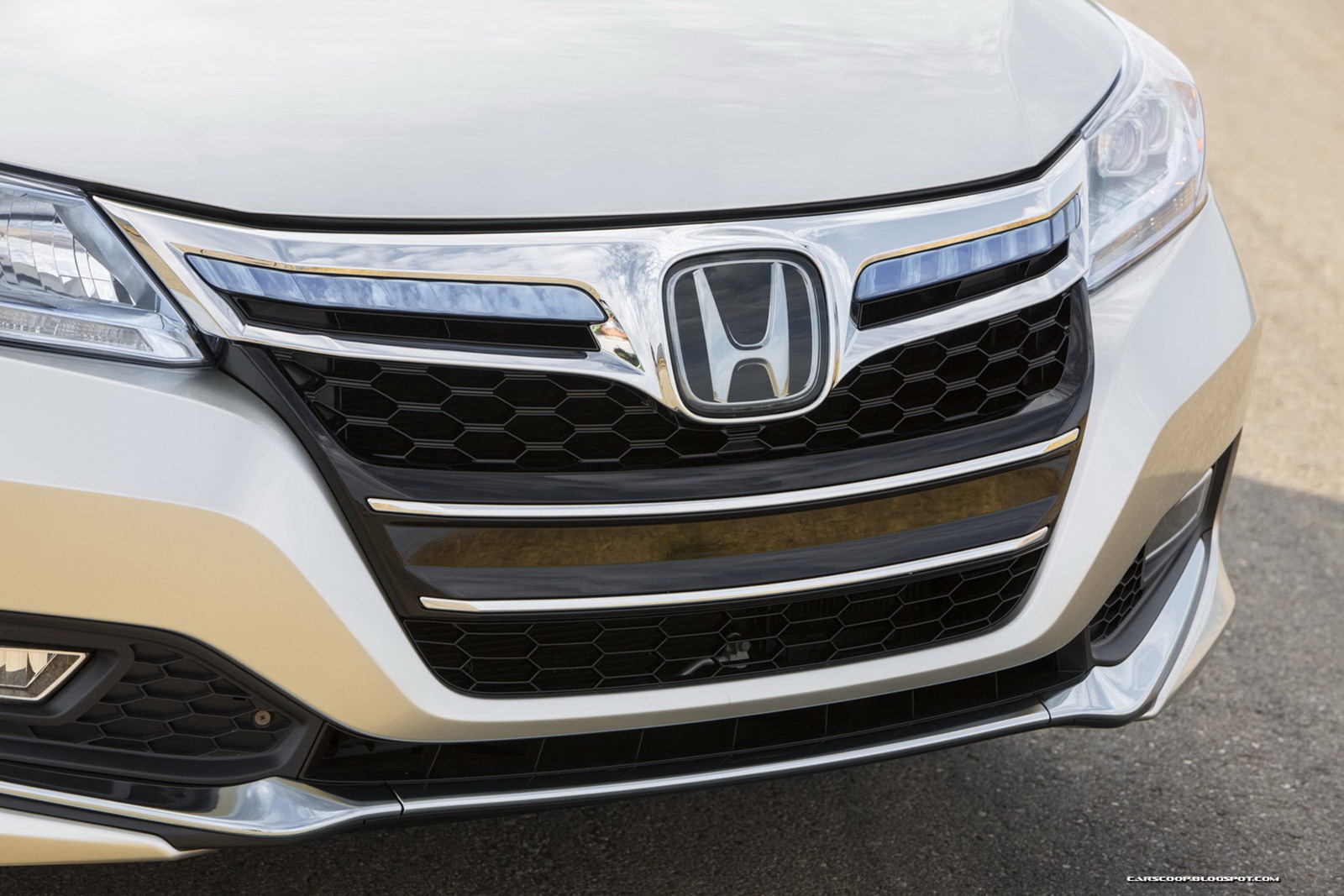 [2014_Honda_Accord_PHEV_237_%255B2%255D.jpg]