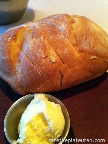 [Fulton%2527s%2520Crab%2520House%2520Freshly%2520Baked%2520Bread%255B9%255D.jpg]