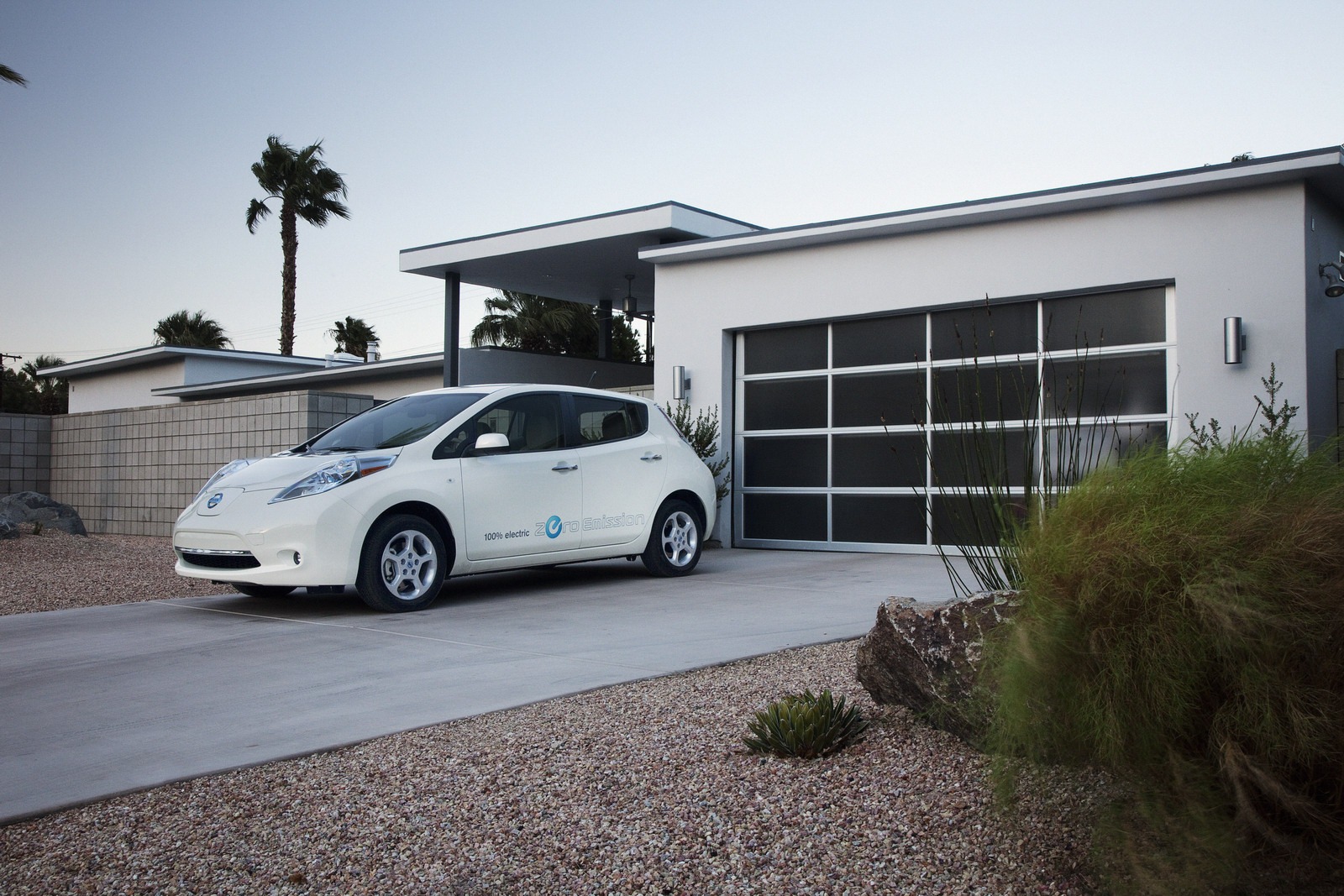 [Nissan-Leaf-1%255B3%255D.jpg]