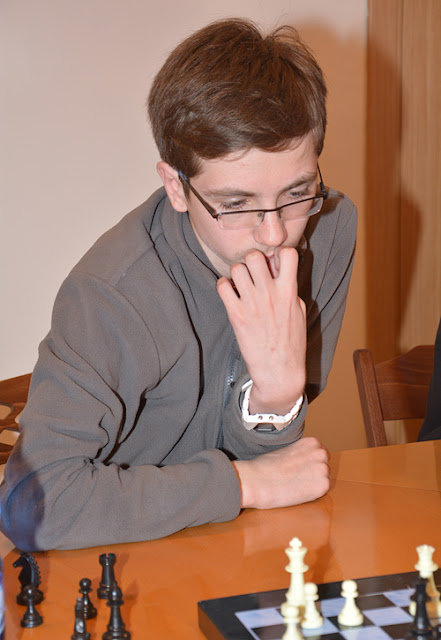 ШАХМАТЫ в честь 70-летия Победы: ветераны играют со школьниками шахматной секции. Тренер Любовь Абрамовна Матаева (Фридберг) 35 2015-03-25.jpg