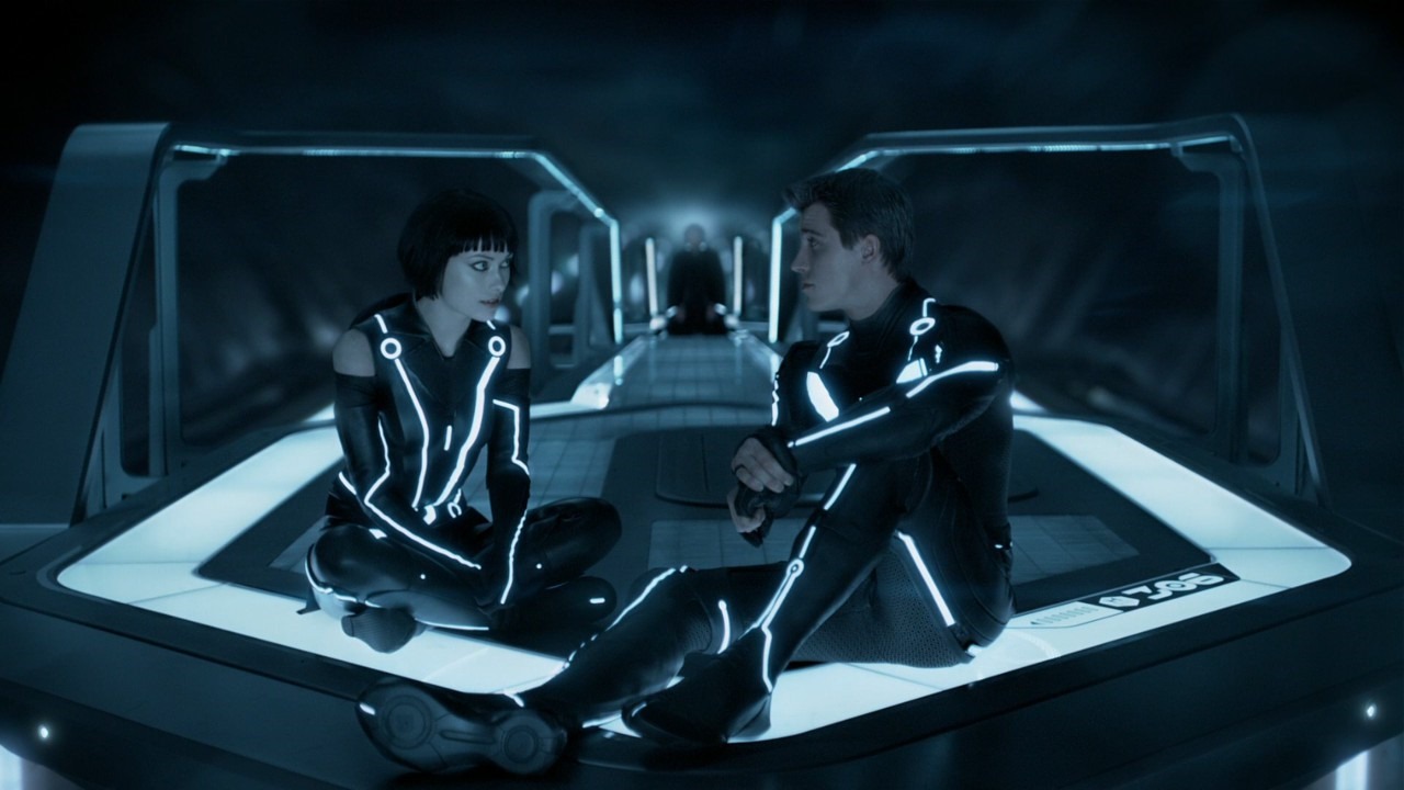 [Tron%2520Legacy%2520Quorra%2520and%2520Sam%255B2%255D.jpg]