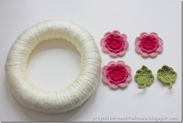 Yarn wrapped crochet flower wreath Yarn wrapped crochet flower wreath