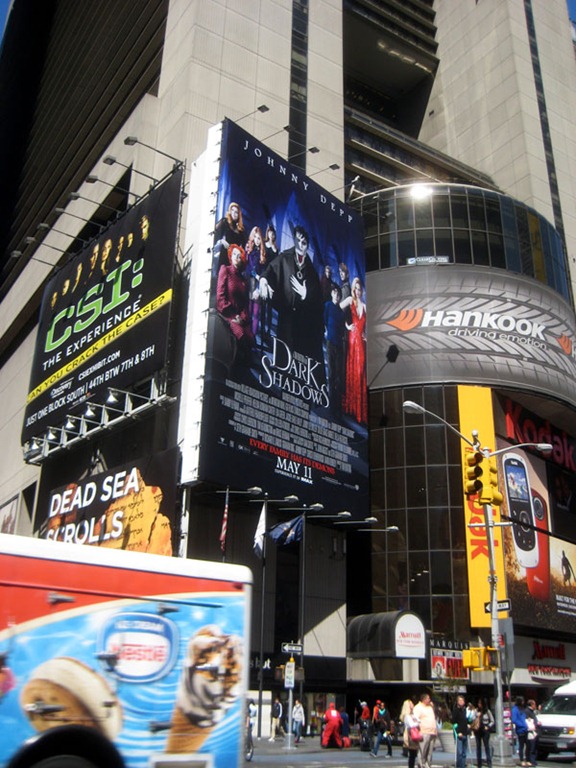 Barnabas Collins és furcsa rokonai a Times Square-en 02