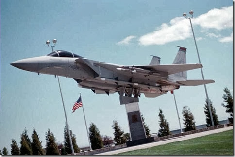 95843_17 McDonnell-Douglas F-15A Eagle at the Evergreen Aviation Museum in 2001