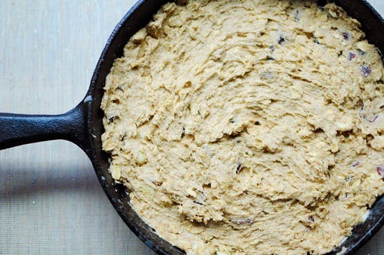 White Chocolate Cranberry Oatmeal Skillet Cookie #QuakerUp White Chocolate Cranberry Oatmeal Skillet Cookie #QuakerUp