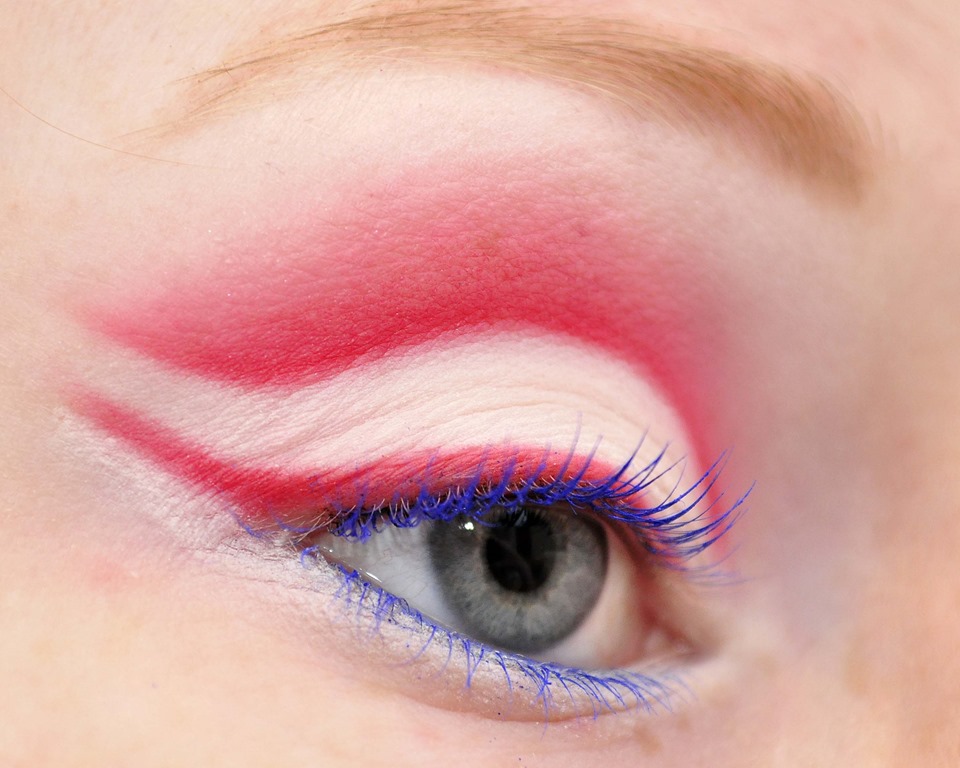 [red-and-white-cut-crease-35.jpg]