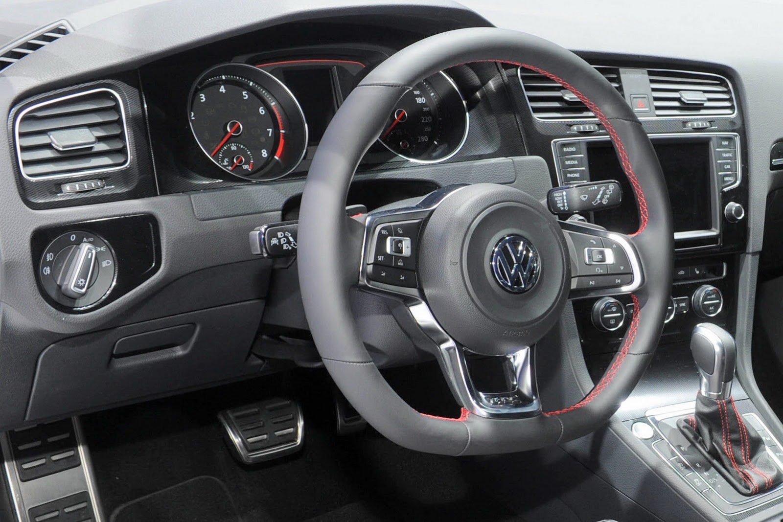 [2014-VW-Golf-GTI-15%255B2%255D.jpg]