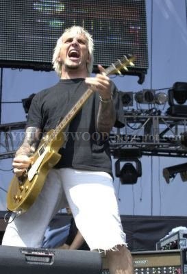 Art Alexakis 