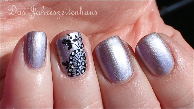 Sally Hansen Pedal to the Metal mit Nail Art 6