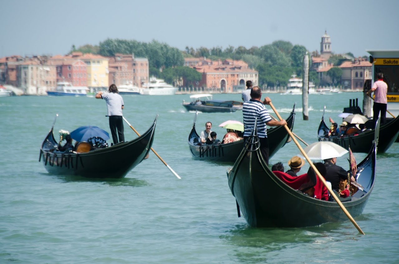 Venice gondoliers