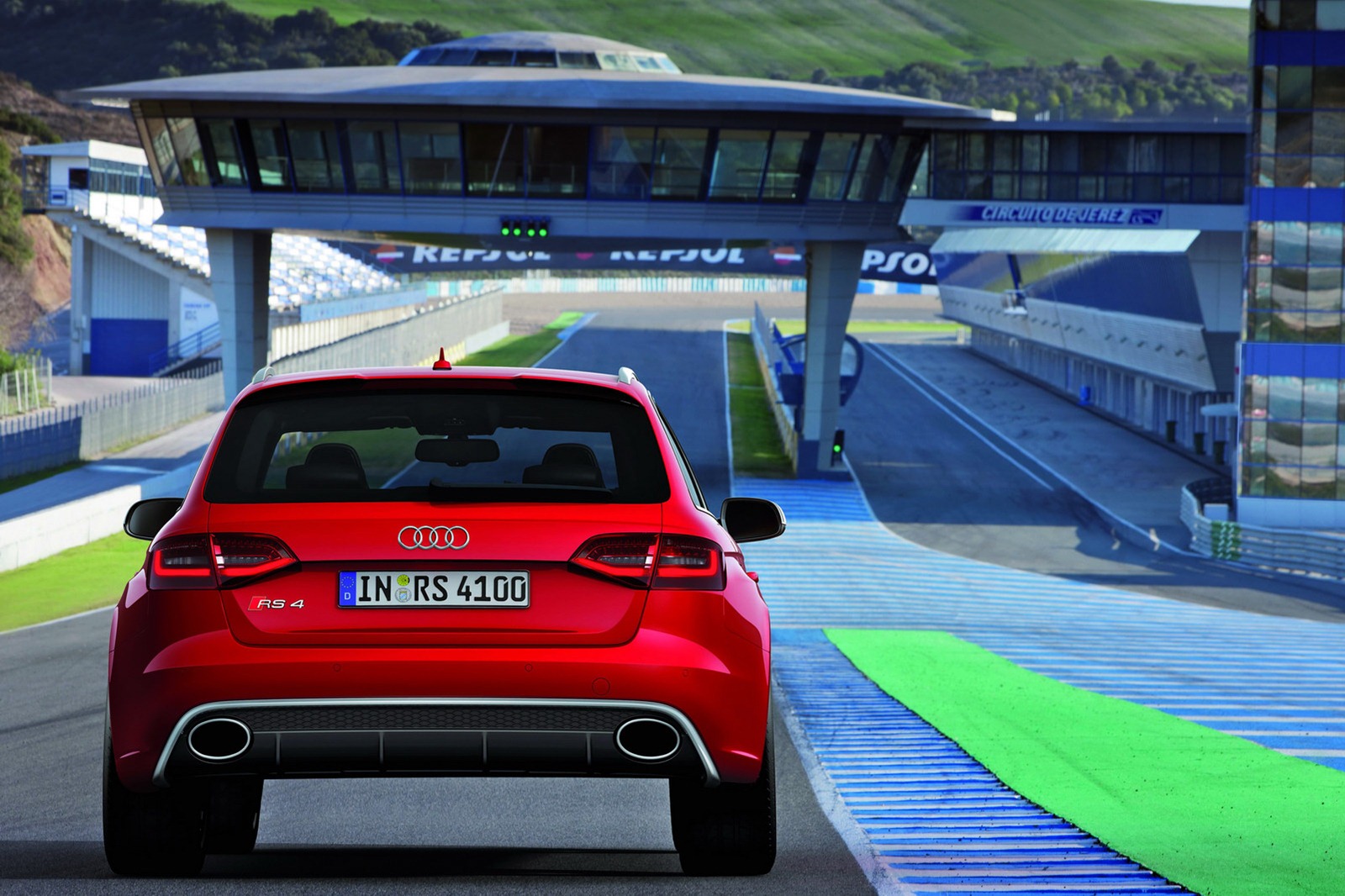[2013-Audi-RS4-Avant-11%255B2%255D.jpg]