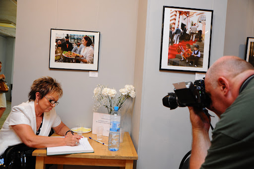 Объединение "Фотоцентр" на Гоголевском бульваре. Открытие фотовыставки «Евреи в России: возрождение традиций». На снимке: посол Израиля в России Дорит Голендер