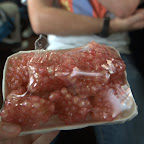 Snack im Zug. Es handelt sich um eine Frucht. Welche?