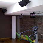 Tapis Roulant area with Apart speakers and TV sets Tapis Roulant area with Apart speakers and TV sets