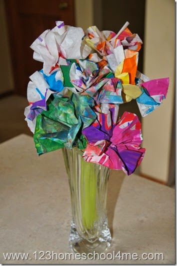 Mother's Day Craft of Spin Art flower makes a great mother's day gift! Mother's Day Craft of Spin Art flower makes a great mother's day gift!