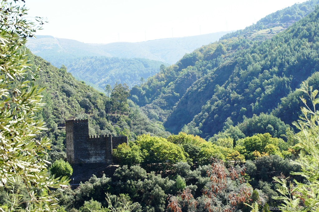 [37%2520-%2520Gl%25C3%25B3ria%2520Ishizaka%2520-%2520Outono%2520-%25202011%2520-%2520Portugal%2520-%2520castelo%2520lous%25C3%25A3%255B6%255D.jpg]