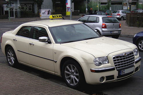 Taxi in Dubai: MW 745, Mercedes-Benz 600, Mercedes-Benz E240 Wagon, Porsche Cayenne, Porsche GTS, Toyota RAV4, Lamborghini