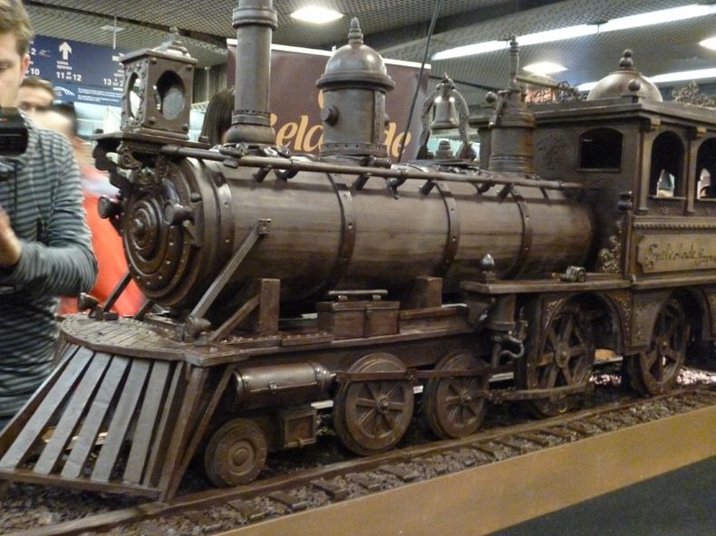 chocolate-train-0 chocolate-train-0