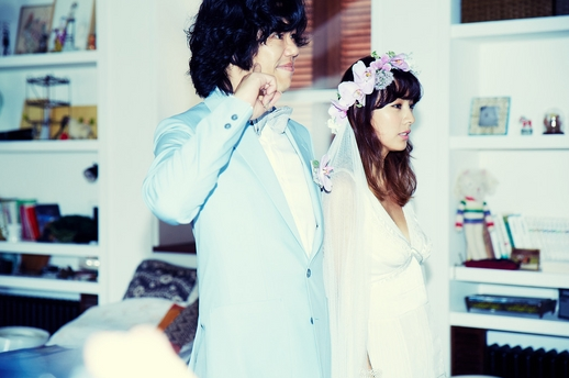 [lee-hyori-and-lee-sang-soon-wedding-7%255B2%255D.png]