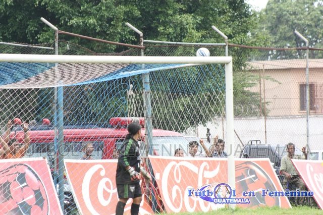[5to.%2520penal%2520de%2520reu%2520cobro%2520de%2520rocio%2520hacia%2520fuera%255B3%255D.jpg]