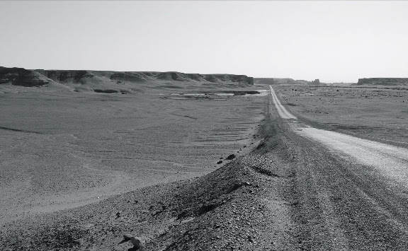 Mogui Cheng - Route vers vallée rocheuse