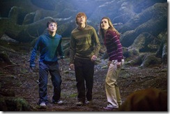(L-r) DANIEL RADCLIFFE as Harry Potter, RUPERT GRINT as Ron Weasley and EMMA WATSON as Hermione Granger in Warner Bros. Pictures' fantasy "Harry Potter and the Order of the Phoenix."  PHOTOGRAPHS TO BE USED SOLELY FOR ADVERTISING, PROMOTION, PUBLICITY OR REVIEWS OF THIS SPECIFIC MOTION PICTURE AND TO REMAIN THE PROPERTY OF THE STUDIO. NOT FOR SALE OR REDISTRIBUTION