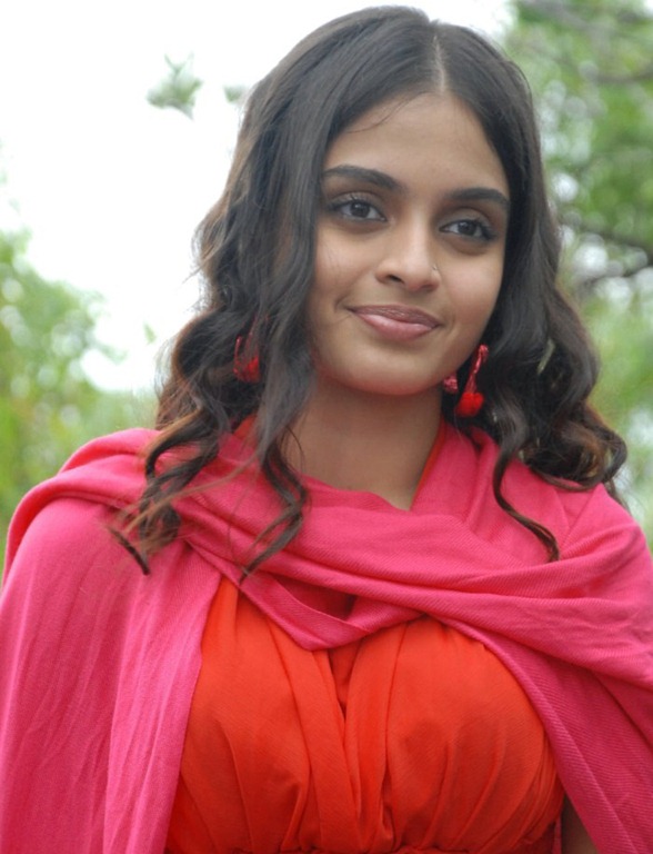 [sheena_shahabadi_close%2520up%2520pic%255B3%255D.jpg]