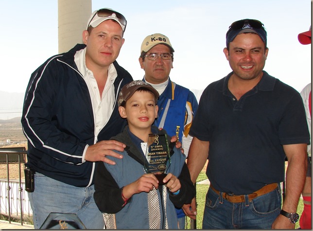 ARCYT, 5a Copa Browning, Recorrido de Caza, el infantil Alejandro Garza les ganó a los adultos la Categoría B, acompañan su padre y Gildardo Chávez