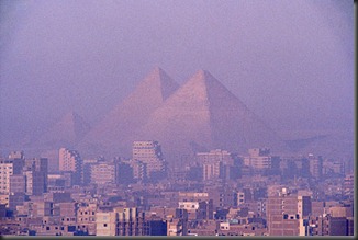 giza-pyramids-soaring-above-500 giza-pyramids-soaring-above-500