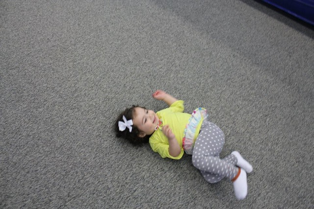 [laney%2520on%2520the%2520ground%255B3%255D.jpg]