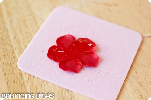 How to make small gumpaste roses (22)