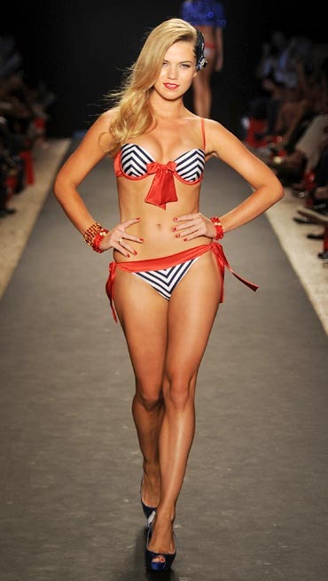 [dollys-from-holly.blogspot.com_bikinis_01%255B2%255D.jpg]