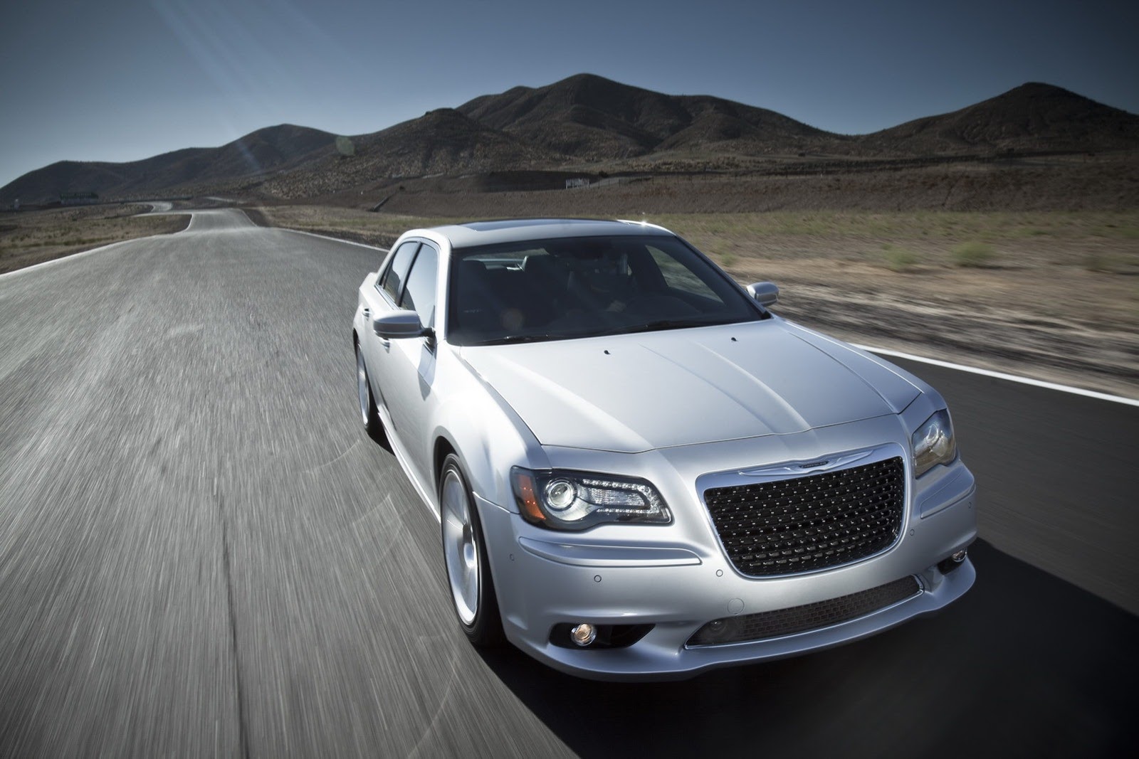 [2013-Chrysler-300-SRT8-4%255B2%255D.jpg]