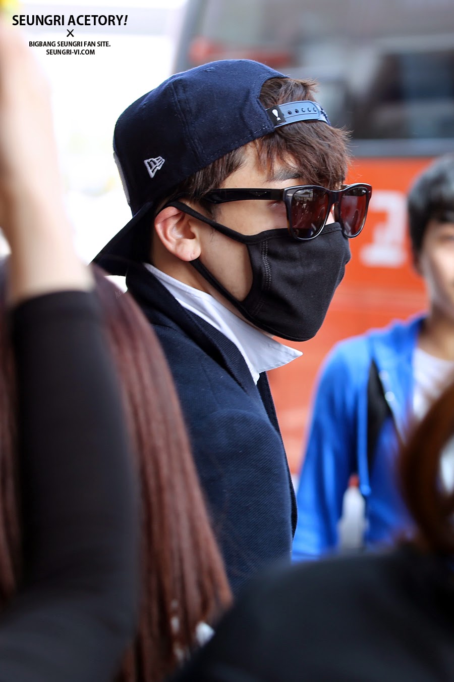 Seung Ri - Gimpo Airport - 14apr2014 - Fan - Acetory - 2.jpg