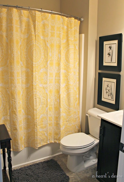 [Yellow-Bathroom3.jpg]