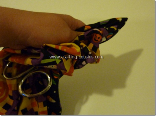 Trick or Treat bag tutorial by Crafty Cousins (19)