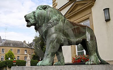 [bronze-lion-luxembourg-city-hall-17423791%255B2%255D.jpg]