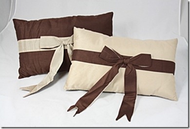 brown.cream.pillows