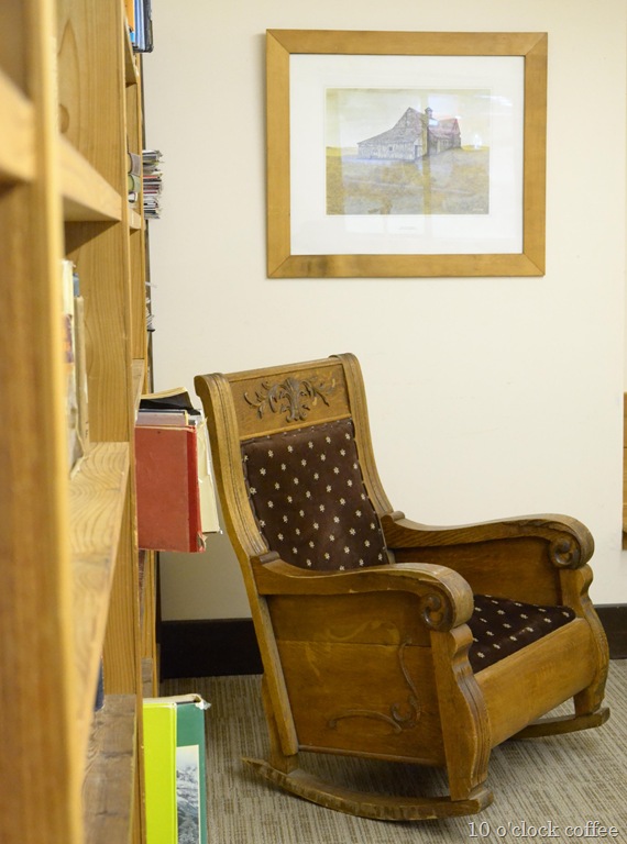 [library%2520chair%255B7%255D.jpg]