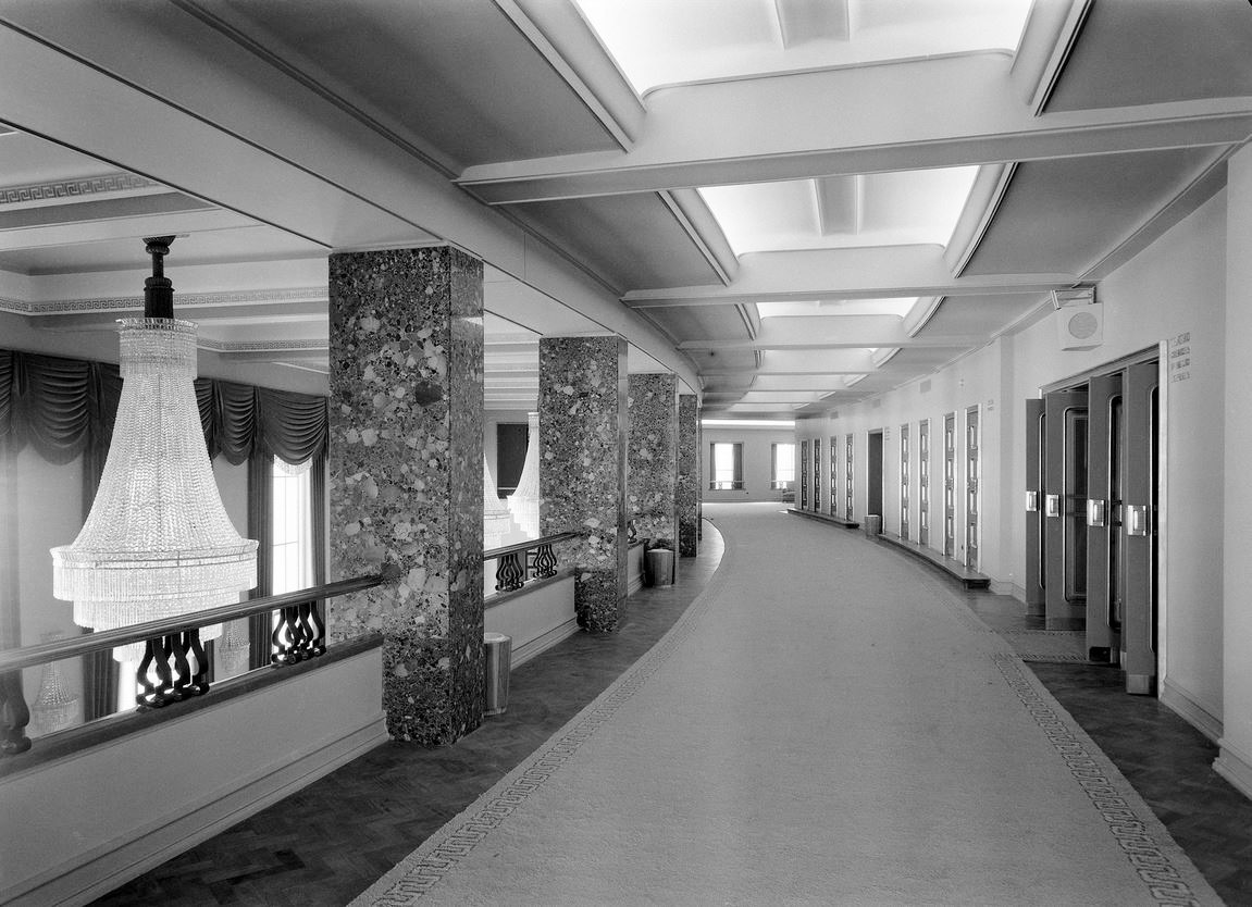 [Cinema-Monumental.281.jpg]