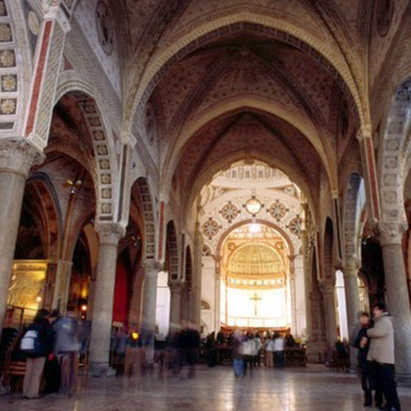 La chiesa di Santa Maria delle Grazie costituisce una delle più alte realizzazioni del Rinascimento nell'Italia settentrionale.