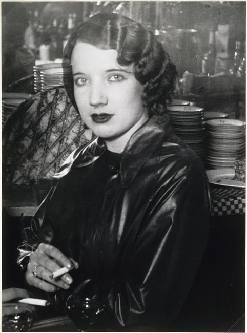 Brassaï ~ Dans un bar, boulevard Rochechouard, c.1932.jpg
