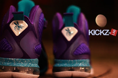 Another Look at Upcoming Nike LeBron 9 Summit Lake Hornets nike lebron 9 gr summit lake hornets 3 01 Another Look at Upcoming Nike LeBron 9 Summit Lake Hornets