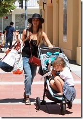 Jessica Alba with Kids going to shoping target and trader joes part 2.<br /><br />GSI Media August 24, 2013<br /><br />To License These Photos, Please Contact :<br />Steve Ginsburg<br />(310) 505-8447<br />(323) 423-9397<br />steve@akmgsi.com<br />sales@akmgsi.com<br /><br />or<br /><br />Maria Buda<br />(917) 242-1505<br />mbuda@akmgsi.com<br />ginsburgspalyinc@gmail.com