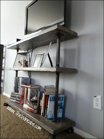 Easy_DIY_wood_and_galvanized_pipe_shelf Easy_DIY_wood_and_galvanized_pipe_shelf