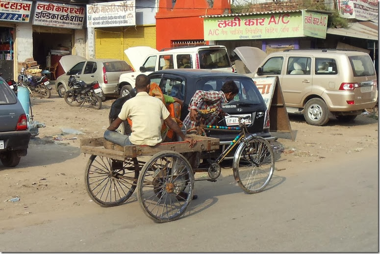 DSC02003-Varanasi-Taxi-triciclo_2029x1352
