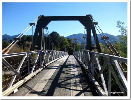 Peninsula suspension bridge with a 3500kg weight limit.